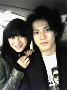 小栗旬と山田優の写真